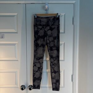 Athleta gray and silver abstract floral leggings size XS